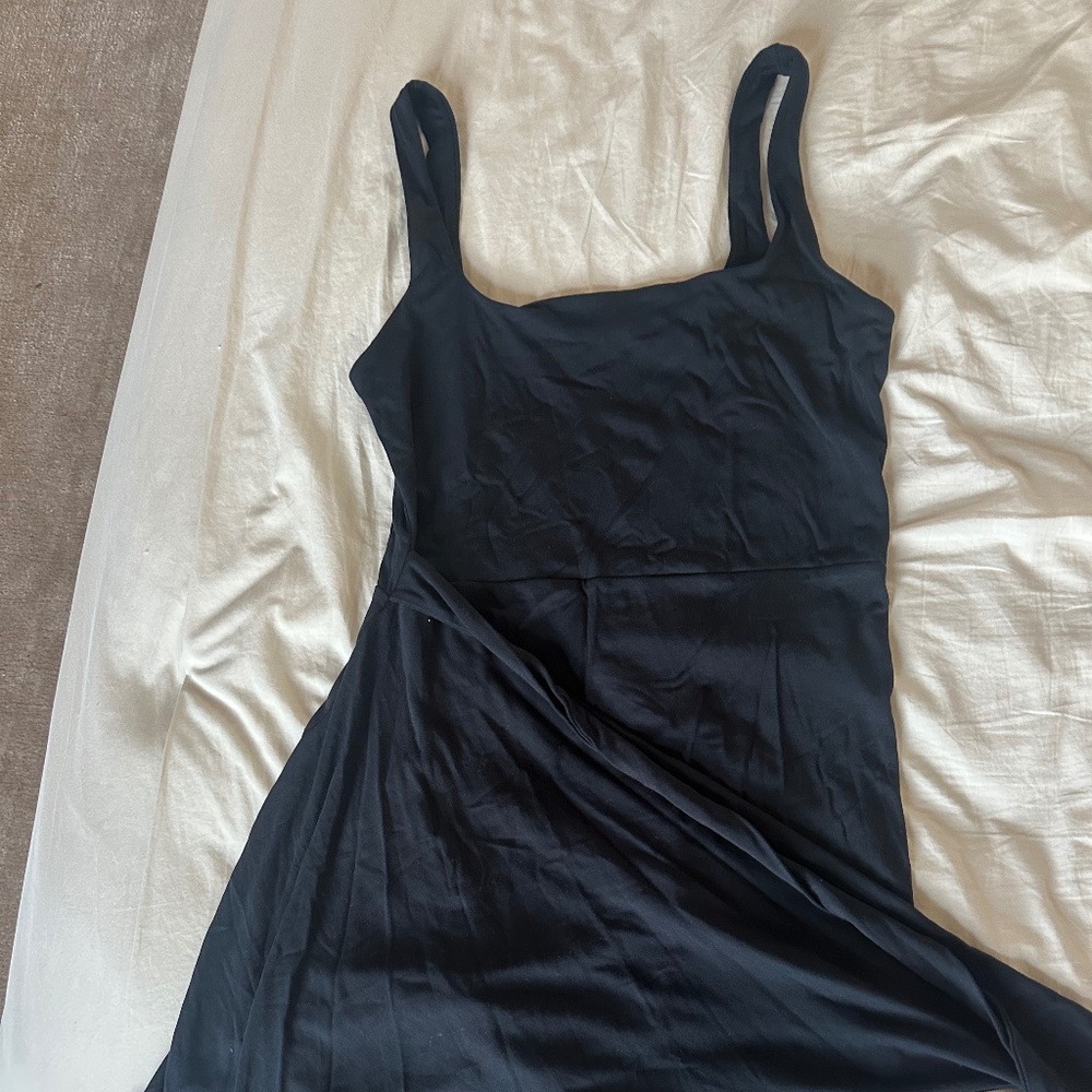 Aritzia Wilfred Saturn Mini Wrap Dress in Black (Size L)